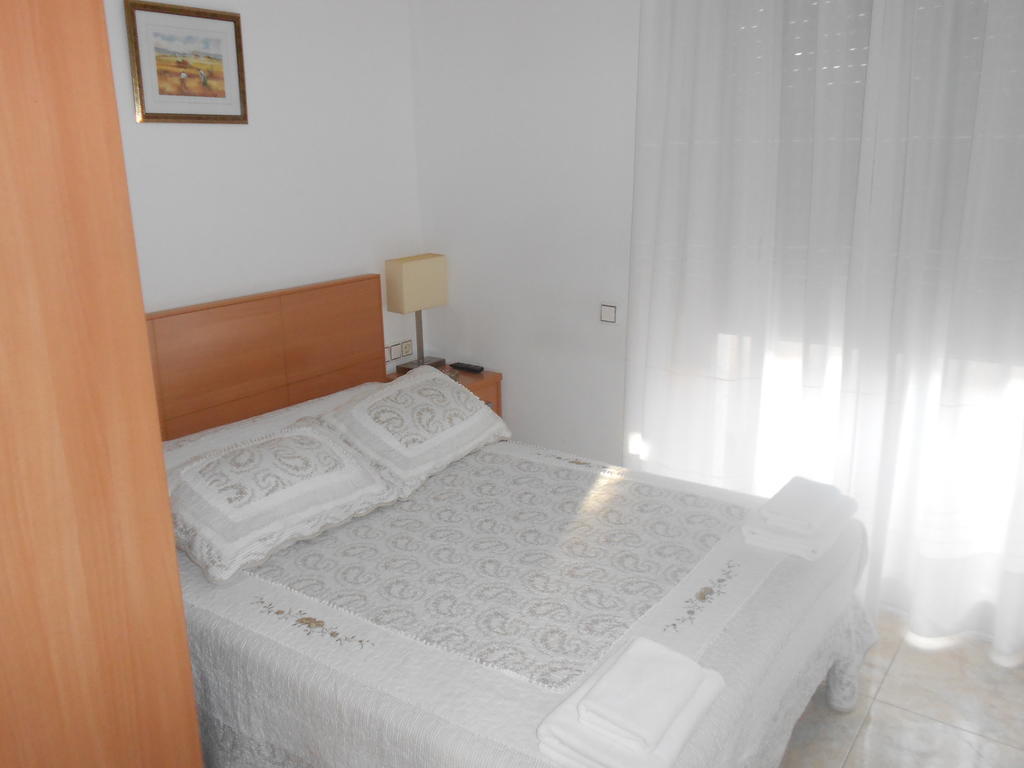 Hostal Ca La Irene Sant Vicens De Castellet Habitación foto