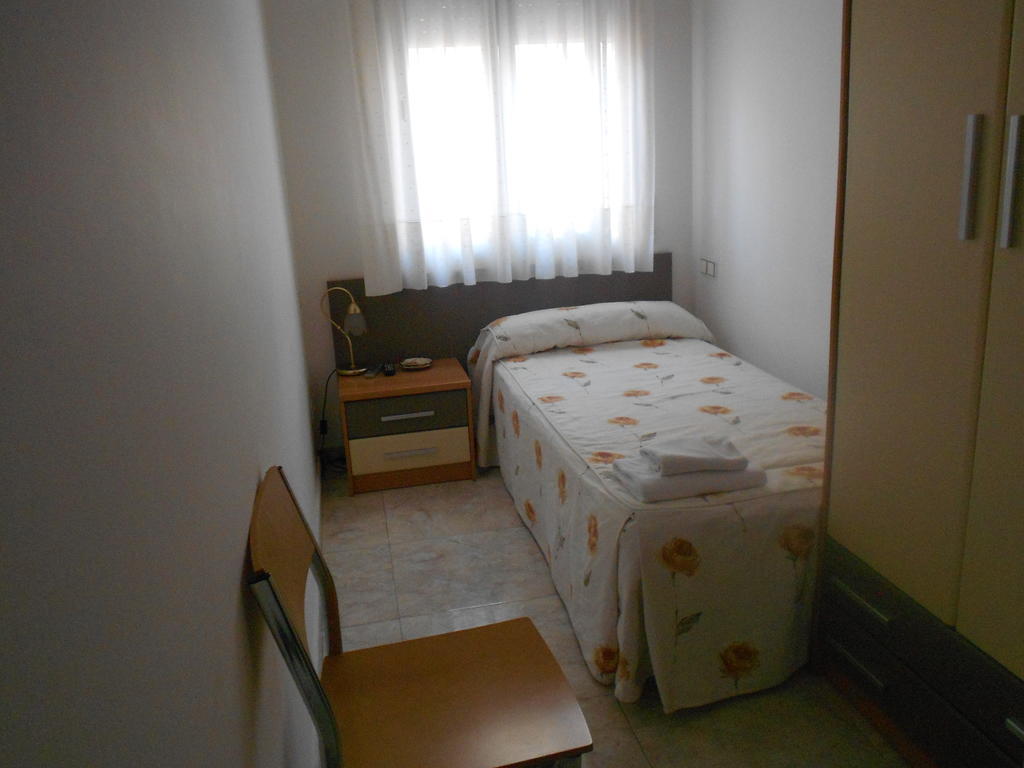 Hostal Ca La Irene Sant Vicens De Castellet Habitación foto