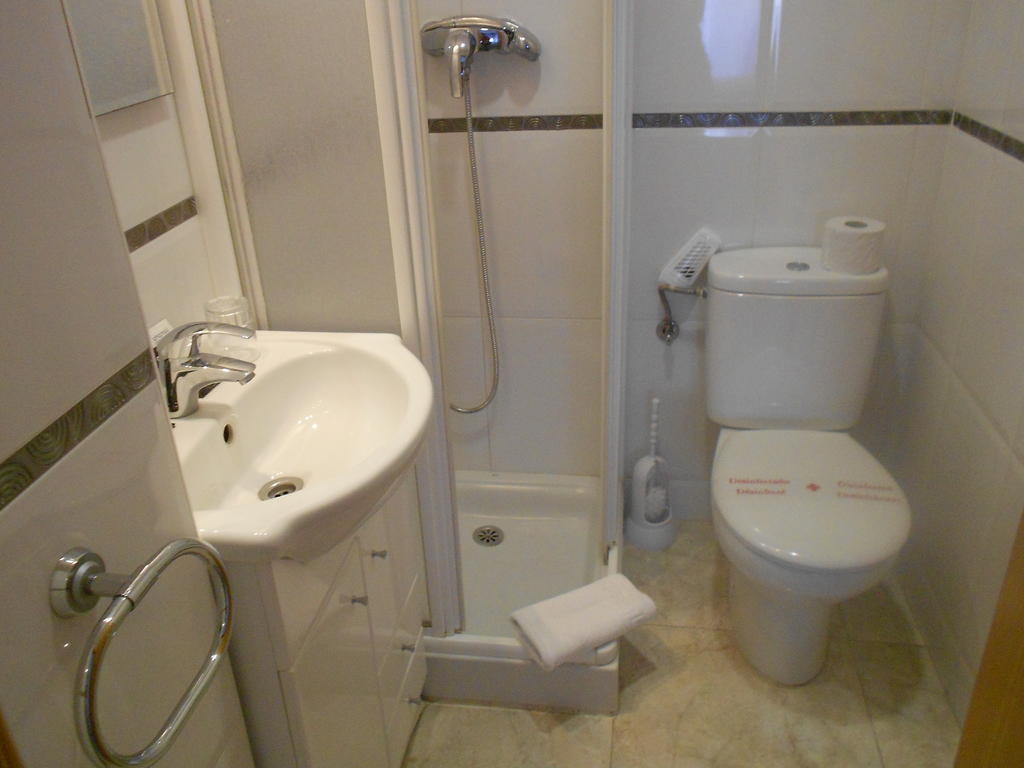 Hostal Ca La Irene Sant Vicens De Castellet Habitación foto